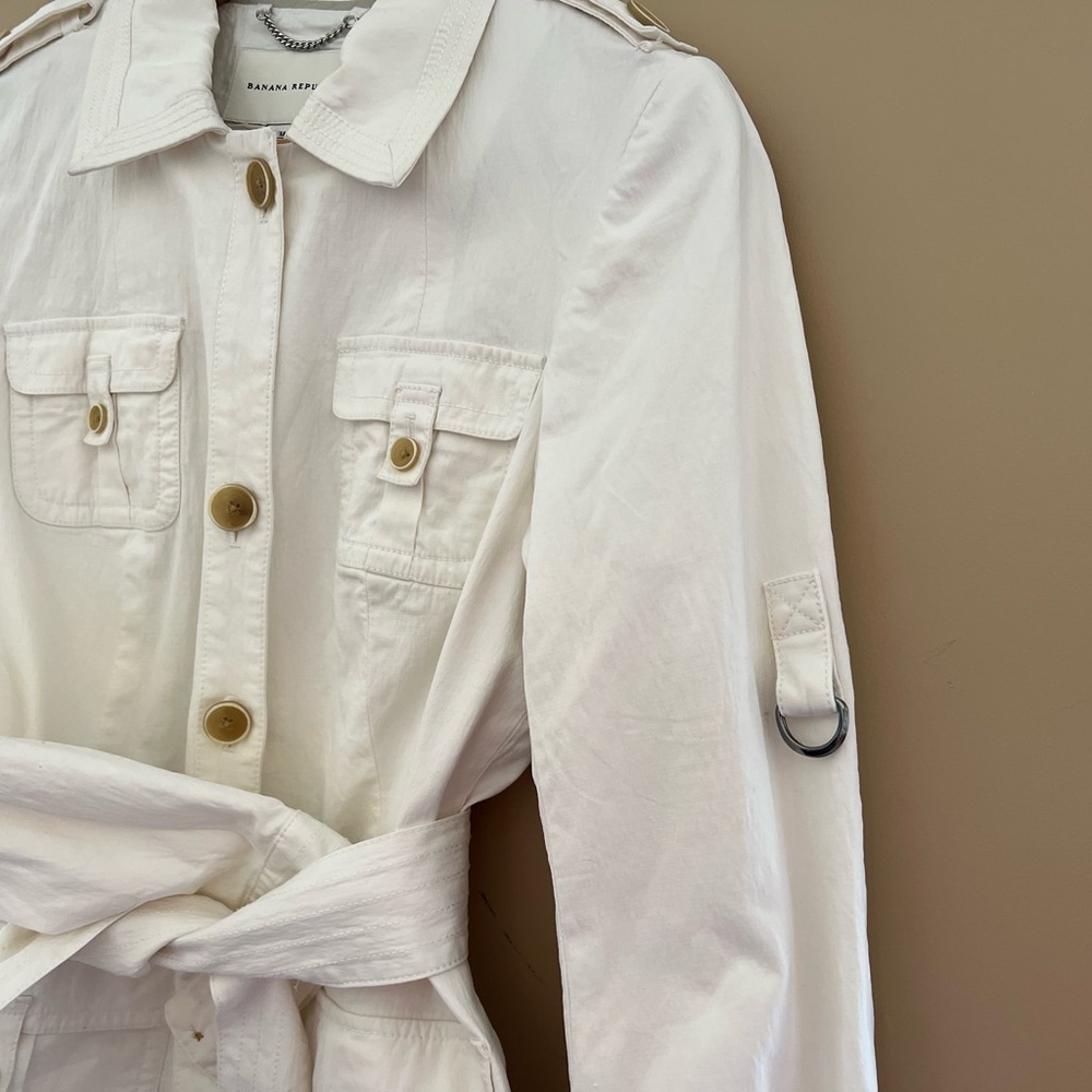 Banana Republic White Utility Jacket with Belt and Long Sleeves